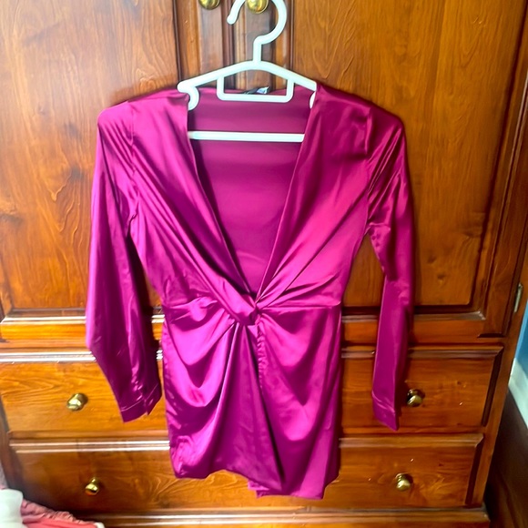 Wine coloured long sleeve mini dress with open front - Picture 1 of 2